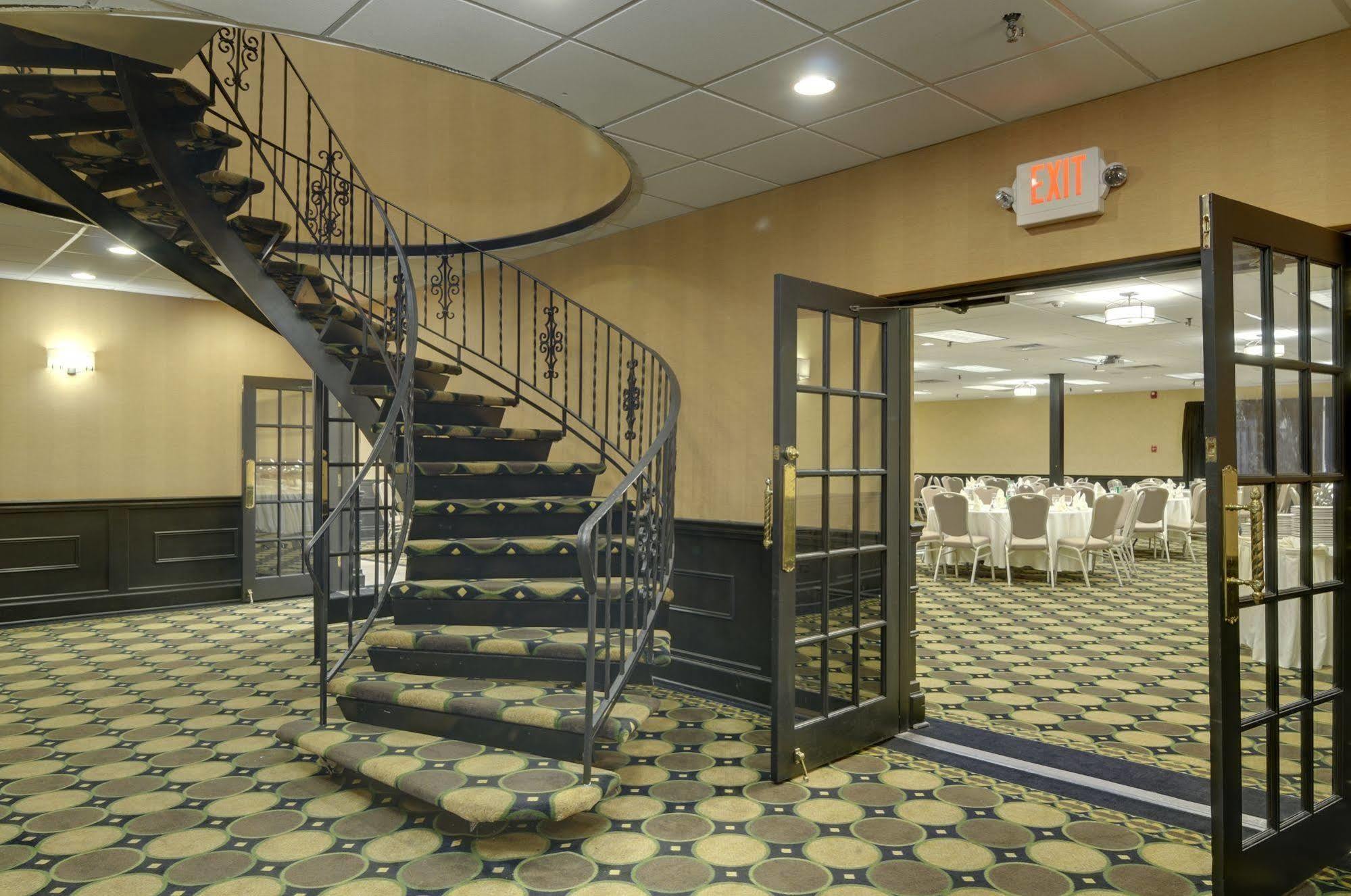 Clarion Inn Elmhurst - Oak Brook Near I-88, I-290, I-294 Exterior photo